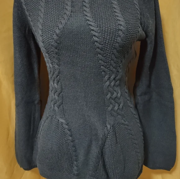 NWT (never worn) Women's CUPIO pullover navy sweater. Size Medium - Picture 4 of 5